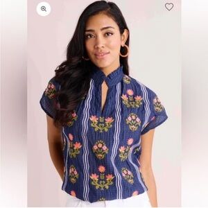 THML NWT women’s XL gorgeous Embroidered Navy v-neck top.